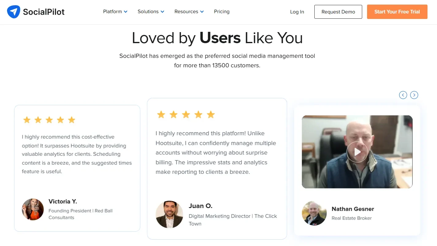 Testimonial displayed as carousel on the SocialPilot homepage